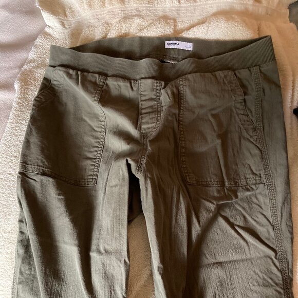 Sonoma Green Pull on Capri - Picture 1 of 2